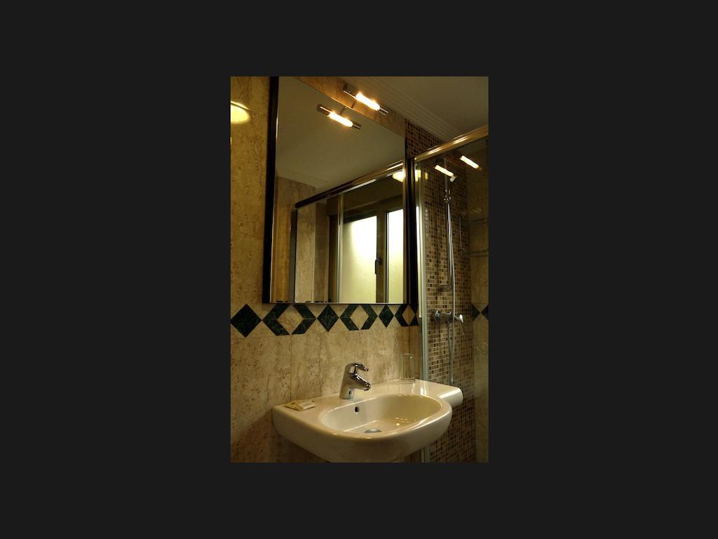 莉娜酒店 波拉·德莱纳 客房 照片